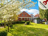 Zweifamilienhaus in Alleinlage mit wunderschönem Garten - Aurich