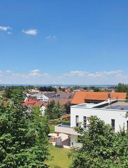 Über den Dächern Laupheims: Zentrale Wohnung mit zweieinhalb Zimmern und sonnigem Balkon - Laupheim