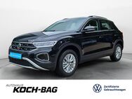 VW T-Roc, 1.5 TSI Life, Jahr 2023 - Ellwangen (Jagst)