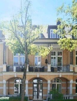 Kassel Vorderer Westen… Schöne Altbauerdgeschosswohnung mit kleinem Balkon - Kassel