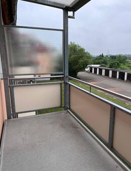 !Ab sofort! Helle 3-RW - sonniger West-Balkon - Tageslichtbad mit Dusche und Wanne - Magdeburg
