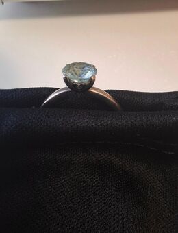 Solitär-Ring Weißgold mit Sky Blue Topas - Sparneck