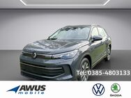 VW Tiguan, 1.5 l Life eTSI 130 rie, Jahr 2022 - Schwerin