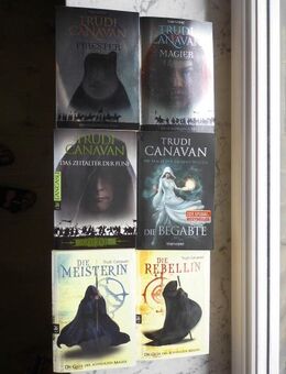 6 Fantasy-Bücher von Trudi Canavan zus. nur 10,-: Das Zeitalter der Fünf: Priester+Magier+Götter; Die Gilde der schwarzen Magier: Die Rebellin+Die Meisterin; Die Macht der tausend Welten: Die Begabte - Flensburg