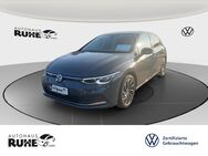 VW Golf, 1.5 l VIII ACTIVE eTSI OPF, Jahr 2022 - Dinklage