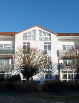 Helle & großzügige 3-Zimmer-Dachgeschosswohnung mit Balkon in guter Wohnlage - Laatzen