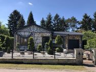 Winkelbungalow gehoben und modernisiert, mit Pool direkt an der Briese. - Birkenwerder