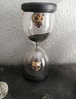 Grosse Sanduhr mit Totenköpfen, Gothic, 25 cm - Dortmund