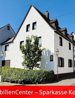 Charmantes Zweifamilienhaus mit Potenzial - Kapitalanlage in Rhens - Rhens