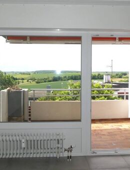 Attraktive, frisch renovierte 3 Zimmer Wohnung mit herrlichem Ausblick und TG-Stellplatz! - Bietigheim-Bissingen