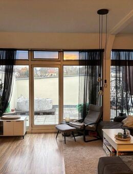 Wunderschöne helle Dachgeschoßwhg. mit großer Terrasse - Werdau