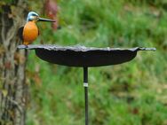 Handgefertigte Futterschüssel mit Eisvogel - Gartenstab - Metall - Heek
