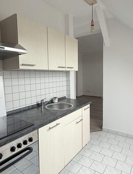 Gemütliche 3-Raum-Dachgeschosswohnung mit EBK in ruhiger Lage - Chemnitz