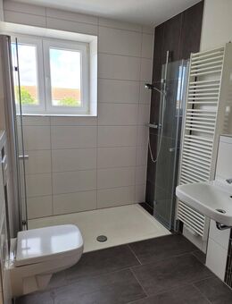 moderne 2-Raumwohnung mit großzügiger Flachdusche - Schönebeck (Elbe)