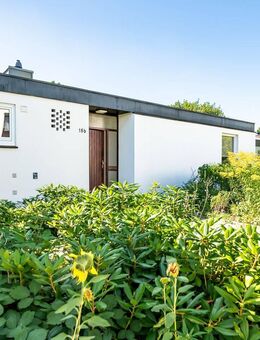 Zeitloser Bungalowklassiker auf 309 m² sonnigem Grundstück mit geschützter Atriumidylle - Reinbek