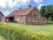 Großes Grundstück (1.762 m²) mit altem Wohngebäude in Leezdorf am Kirchweg - Leezdorf