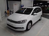 VW Touran, 2.0 TDI Highline, Jahr 2022 - Wackersdorf