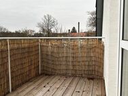 Kapitalanlage: Vermietete Dachgeschosswohnung mit Balkon - Karlsruhe