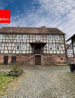 Historisches Fachwerk-Anwesen mit einzigartigem Charme und großem Grundstück. - Marburg