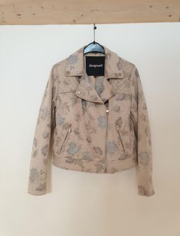 Damen Jacke: Helle beige rose Astrid Jacke von Desigual mit Blumenmuster - Eichstätt