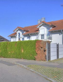 SCHÖNE DOPPELHAUSHÄLFTE IN TOLLER LAGE VON NECKARWESTHEIM - Neckarwestheim