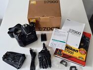 Nikon D7000 mit original Batteriegriff MB-D11 - Dortmund