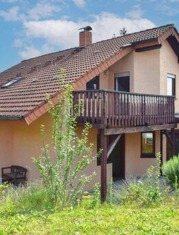 Großzügiges Zweifamilienhaus mit Doppelgarage, Sauna, Kachelofen, Wintergarten, Terrasse Balkon - Sinsheim