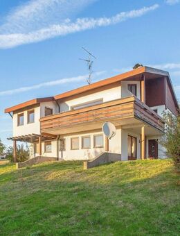 TOP AUSSICHTSLAGE: SCHICKER BUNGALOW MIT EINLIEGERWOHNUNG & GARAGE - Bad Griesbach (Rottal)