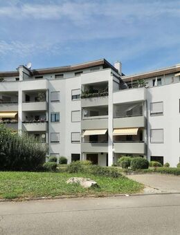 Großzügige sehr gepflegte helle 3,5-Zimmer Wohnung mit Balkon und Stellplatz - Efringen-Kirchen