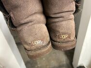 Getragene Stallschuhe UGG - Osnabrück