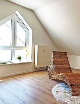 Wohngefühl wie im eigenen Haus! Maisonette mit Balkon, Gartenanteil, Carport, Studio... - Eisingen (Bayern)