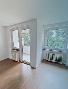 Hier bekommen sie Meer: sanierte 3-Zi.-Whg. mit Balkon und Tageslichtbad - Emden