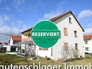 Werthaltige Wohnlage in Neumarkt! ZFH mit ausgebautem Dachgeschoss und Doppelgarage - Neumarkt (Oberpfalz)
