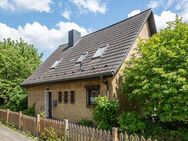 westimmobilien: Zentrale Lage mit Sonnengarten… Einfamilienhaus mit viel Potenzial - Schenefeld (Landkreis Pinneberg)