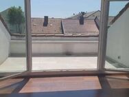 Attraktive und gemütliche 3-Zimmer-Dachgeschosswohnung mit Süd-Dachterrasse in ruhiger Lage - Grünstadt