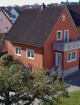 Gepflegtes Zweifamilienhaus in zentraler und ruhiger Lage - Heinersreuth