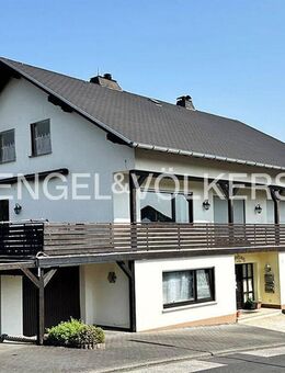 Gepflegtes Zweifamilienhaus mit Weitblick in ruhiger Wohnlage - Bilkheim