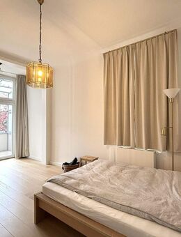 Lichtdurchflutete möblierte 3-Zimmer-Wohnung mit zwei Balkonen in beliebter Lage - Stuttgart