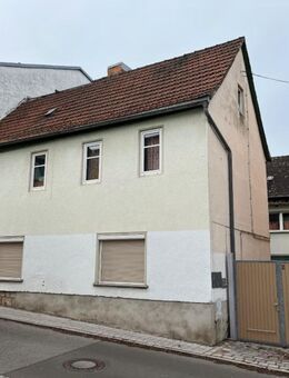 Mehrfamilienhaus mit 3 Wohnungen in Hohenmölsen Burgenlandkreis - Hohenmölsen