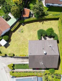 Vielseitig! Renovierungsbedürftiges Einfamilienhaus mit Erweiterungspotential auf riesigem Grundstück - Zolling