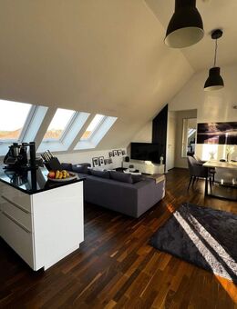 Lichtdurchflutetes Penthouse mit Dachterrasse in zentraler Lage von Obertshausen - Obertshausen