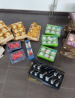 Schöne Weihnachtsdeko Kugeln zum Aufhängen O.V.P. **Anschauen** - Köln