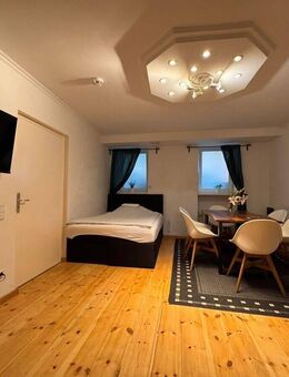 Schöneberg: Kurfürstenstraße: 3-Zi m² Souterrain-Einheit, ca 85 m² ab SOFORT zu VERMIETEN - Berlin