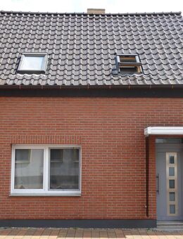 vollsaniertes Einfamilienhaus mit zwei Bädern und großer Dachterrasse - Zahna-Elster