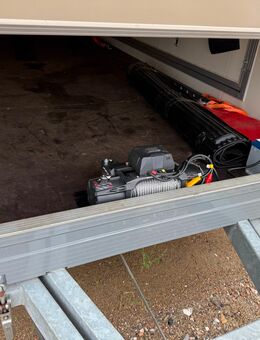 Geschlossener Kastenanhänger/Fahrzeuganhänger mit Seilwinde - Hamminkeln