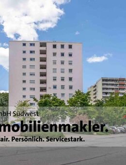 Helle 4,5-Zimmer-Wohnung mit Aufzug, Balkon und TG-Stellplatz - zentral und ruhig gelegen - Rielasingen-Worblingen