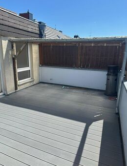 Wohnung mit schöner großer Terrasse - Krefeld