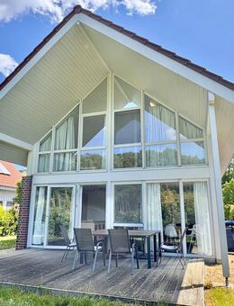 HORN IMMOBILIEN ++ Röbel an der Müritz Ferienhaus mit Kamin, Sauna und Einbauküche in Randlage - Röbel (Müritz)