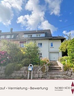 Modernisierte Doppelhaushälfte mit herrlichem Garten, Balkon und Doppelgarage in top gepflegtem Zustand. - Gernsbach