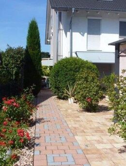 Fangen Sie das neue Jahr gut an - top ausgestattete Haushälfte im Markgräflerland - demnächst frei ! - Bad Krozingen